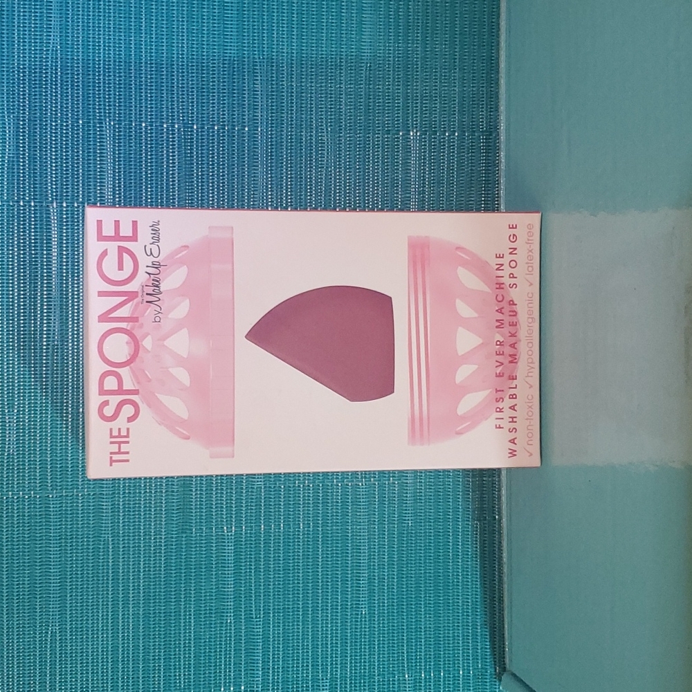 💗The Sponge by Make-Up Eraser NIB💗